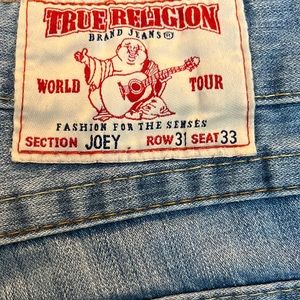 True Religion 31X33 Low rise Joey World Tour jeans in GREAT condition!!